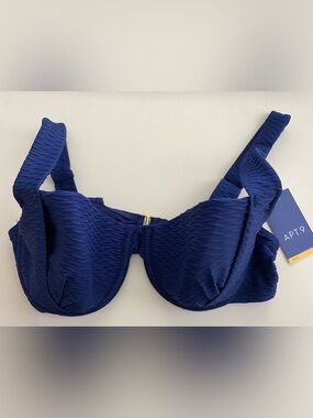 Kohl's blue bikini top with textured chevron pattern, size small #swimwear